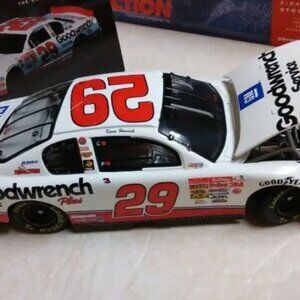 Action Kevin Harvick #29 GM Goodwrench Service Plus 2001 Monte Carlo diecast
